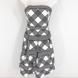 WHBM Strapless Dress 🤍🖤